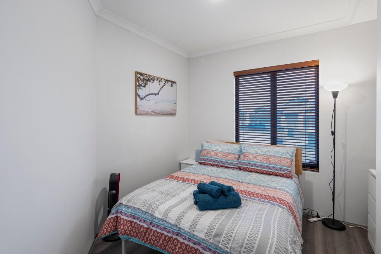 13 Family In Morley Sleeps 8 Comfortably Holiday home Perth