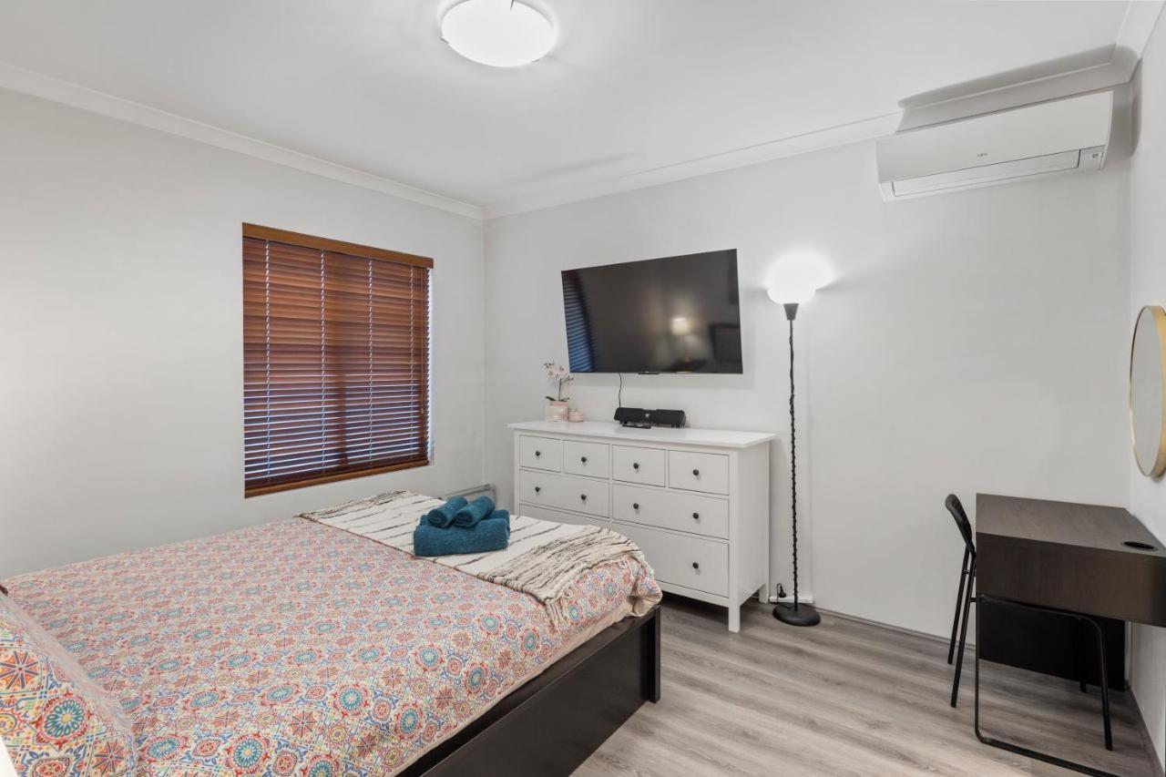 13 Family In Morley Sleeps 8 Comfortably * Perth