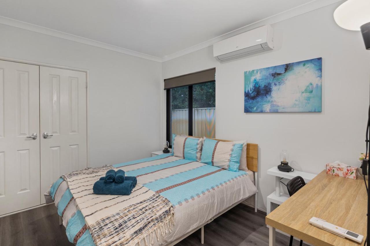 13 Family In Morley Sleeps 8 Comfortably *