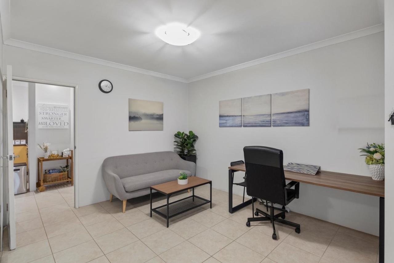 13 Family In Morley Sleeps 8 Comfortably Holiday home Perth