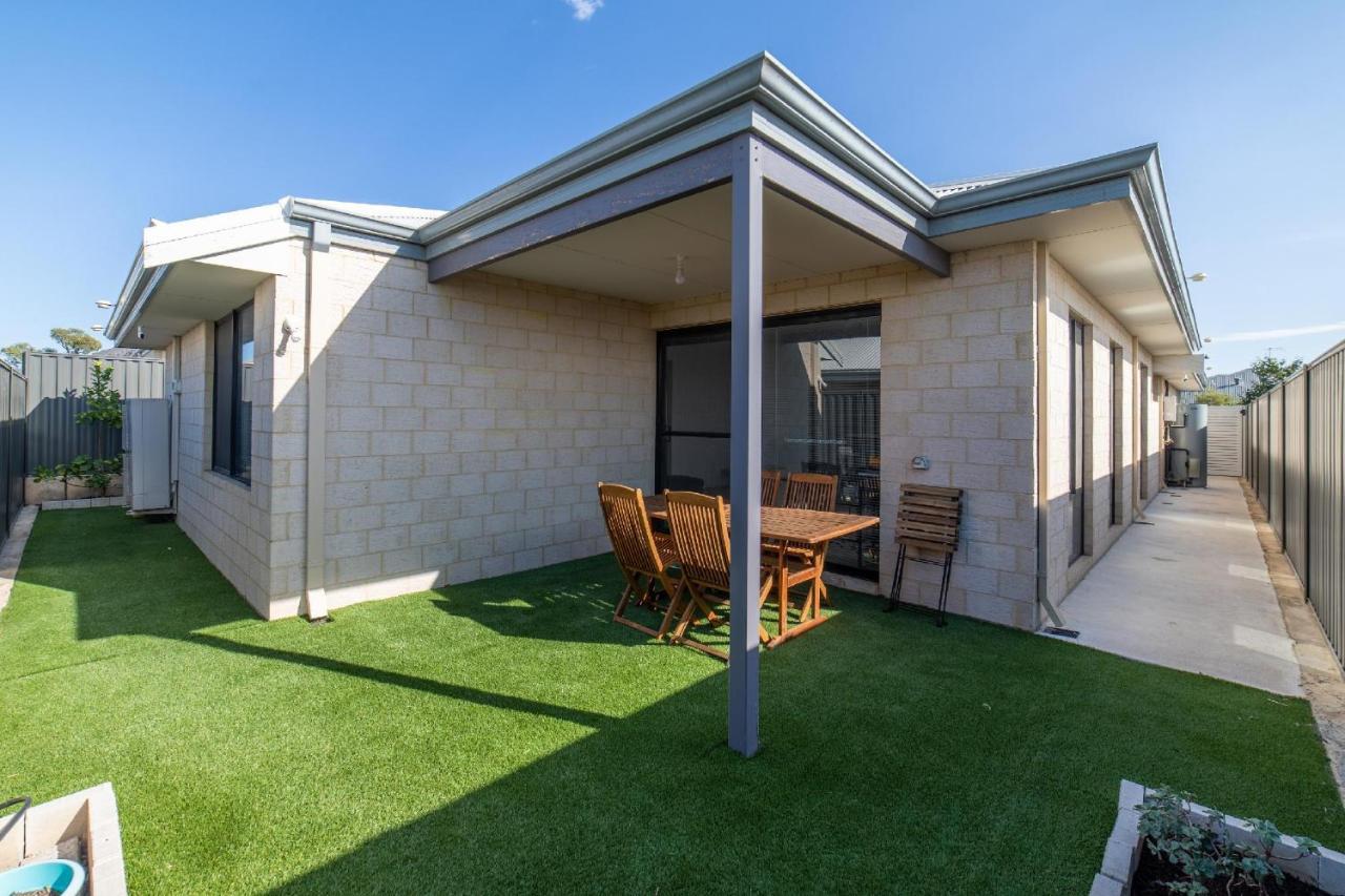 Treeby's Finest Family 4bdr 2bth Holiday home Perth