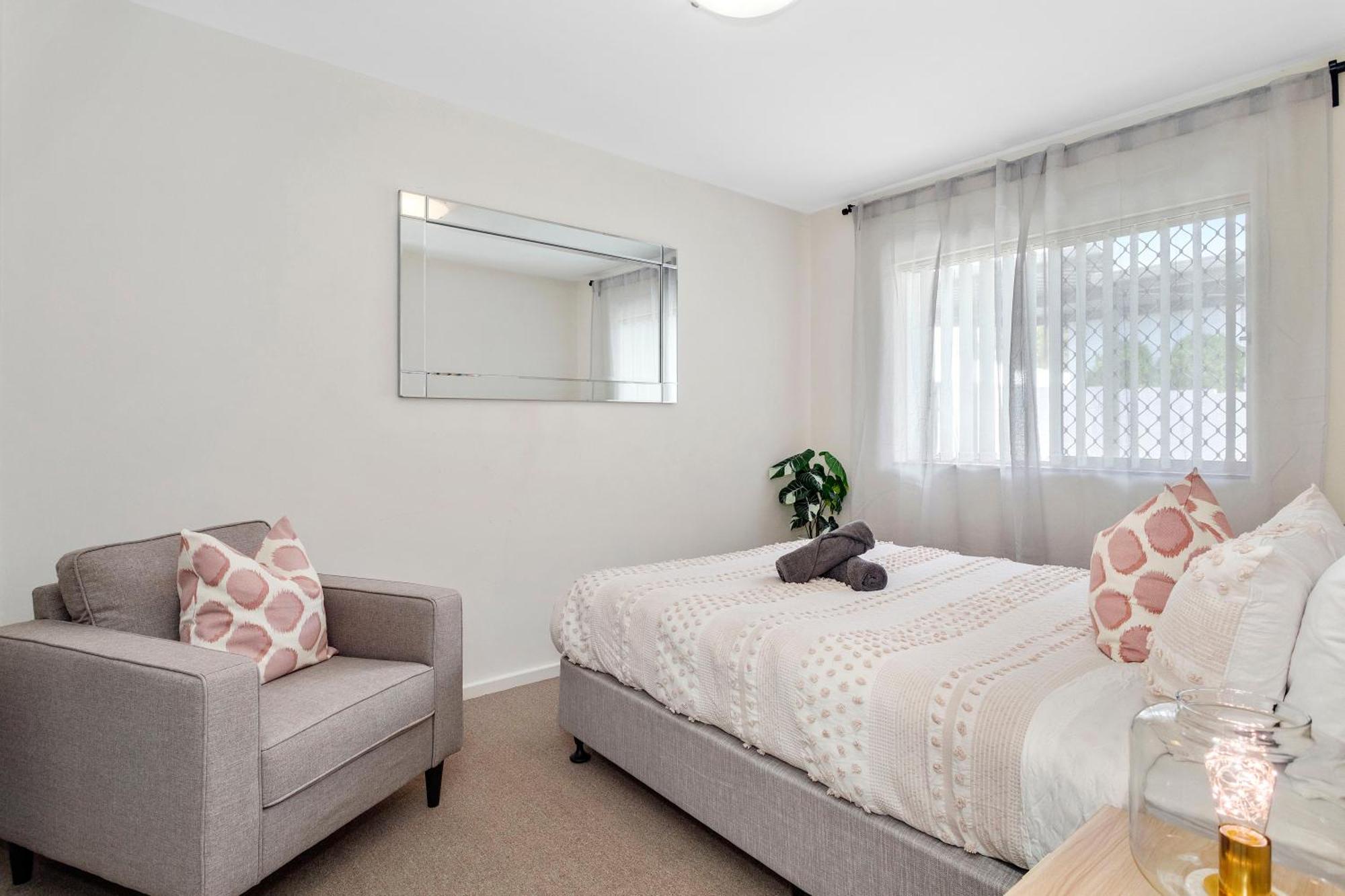 Apartment 2 Cute Cunningham Close To Subiaco - Sleeps 2