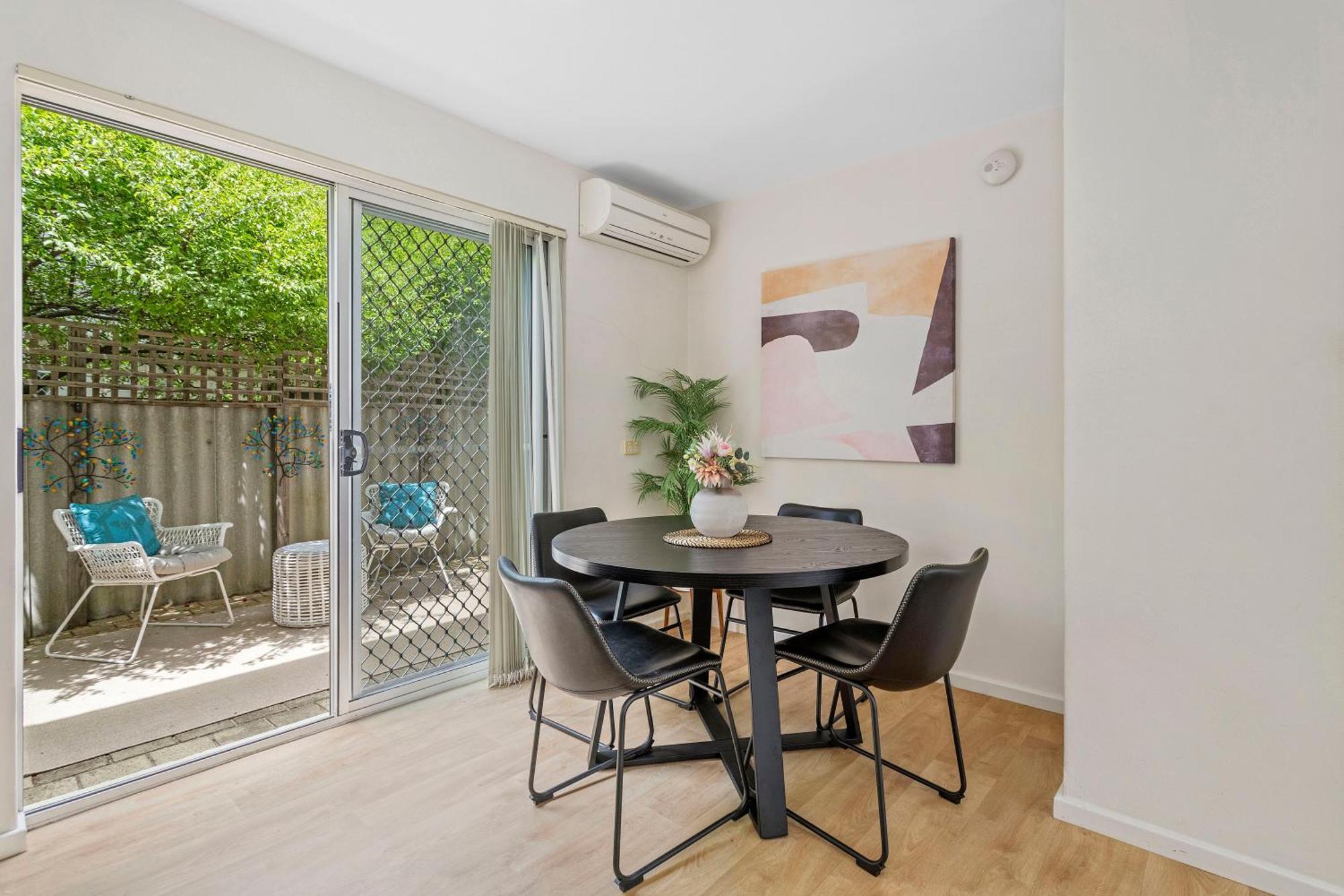 2 Cute Cunningham Close To Subiaco - Sleeps 2 Apartment Perth