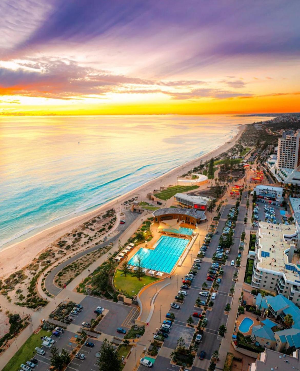 The Scarborough House - Walk To The Beach! Apartment *