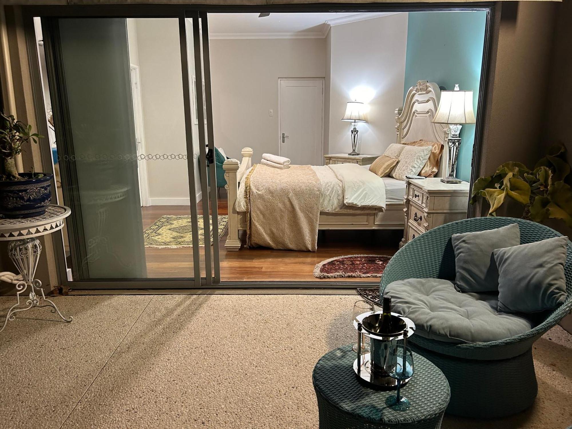 Koombana Retreat Homestay *