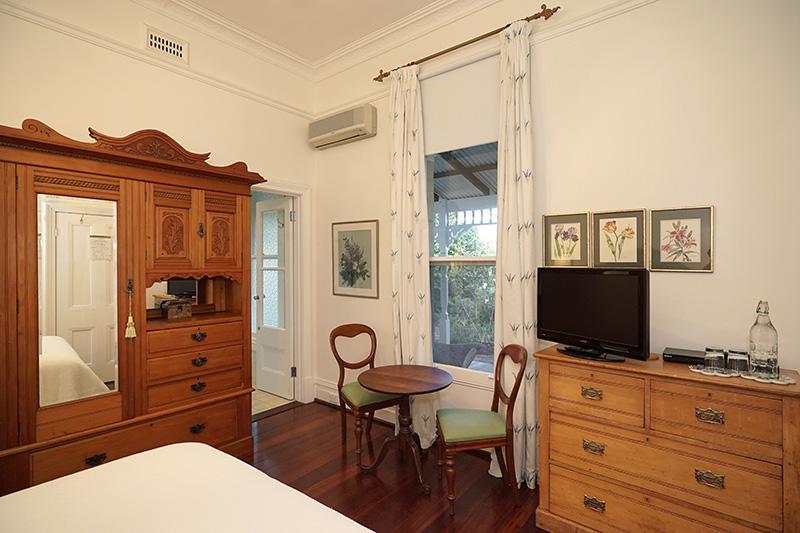 Durack House 4*