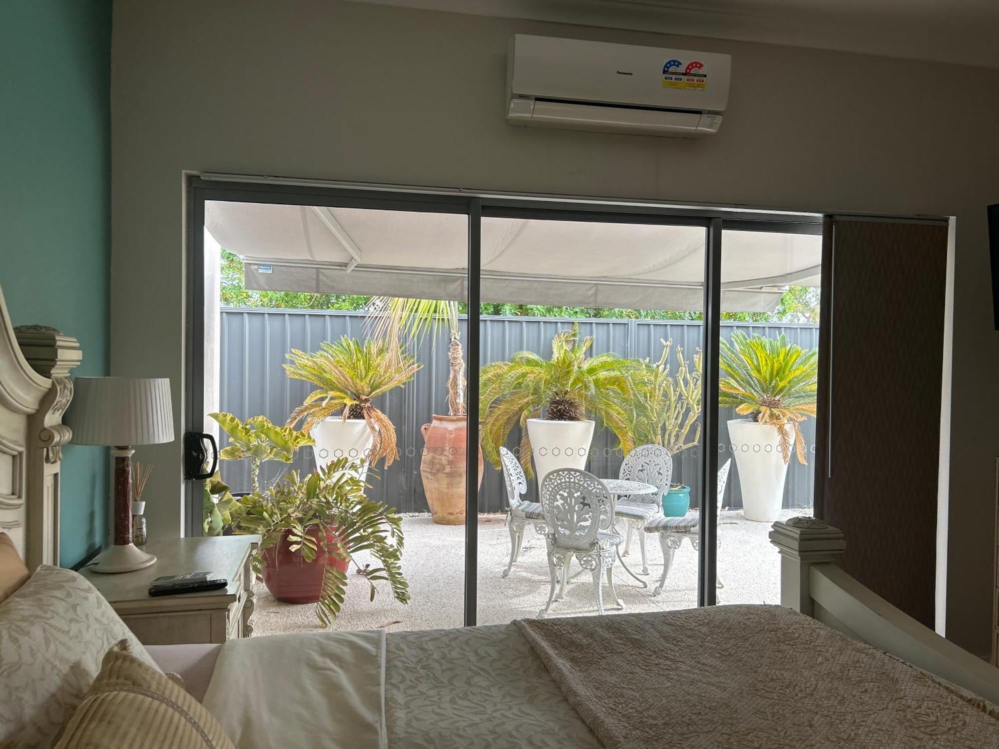 Koombana Retreat Homestay *