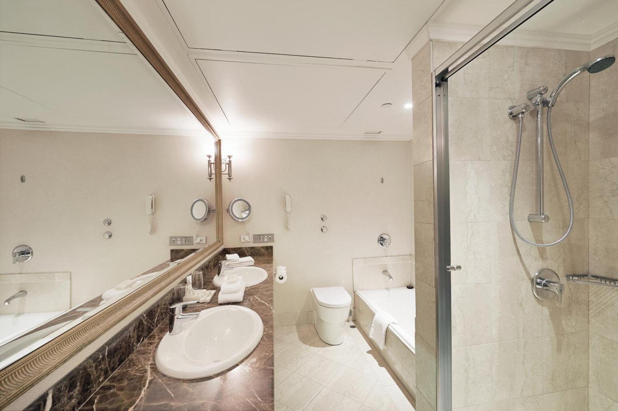 Parmelia Hilton Hotel