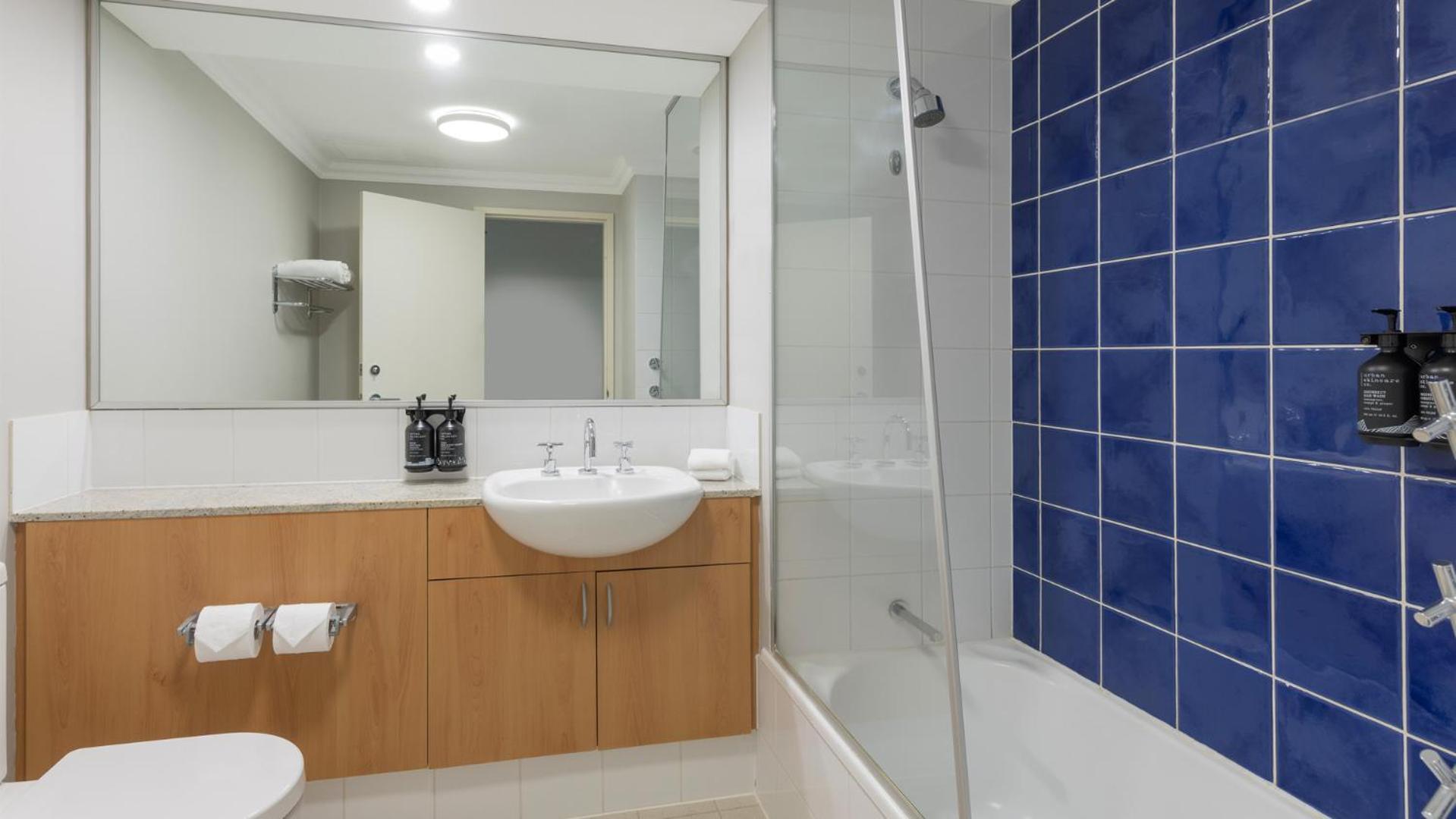 Oaks Hotel 4*