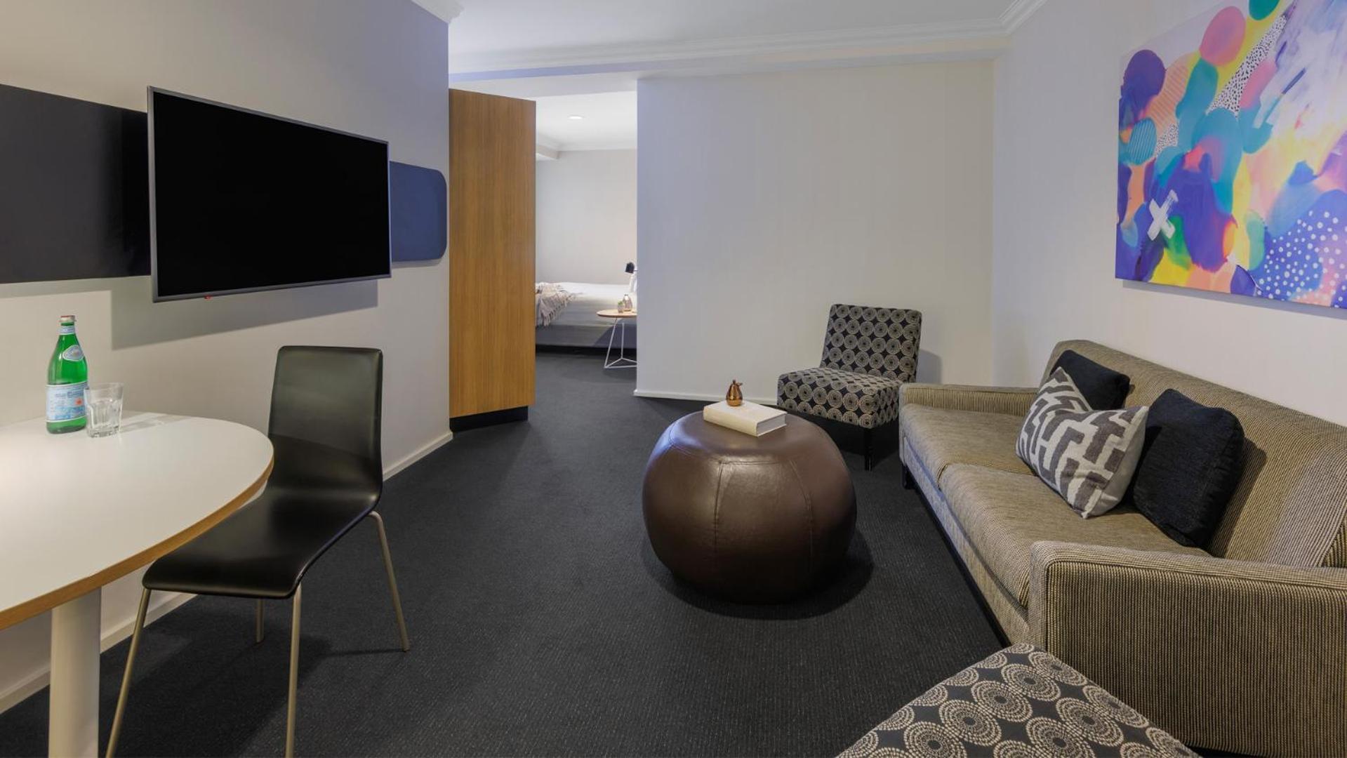 Oaks Hotel 4*