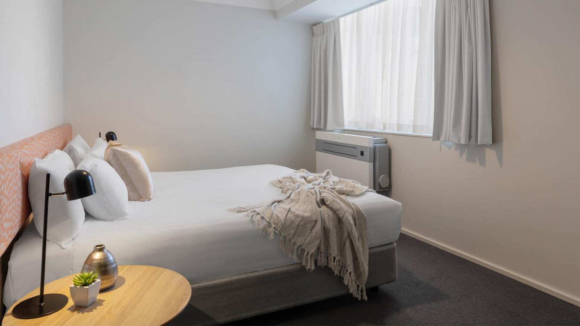 Oaks Hotel