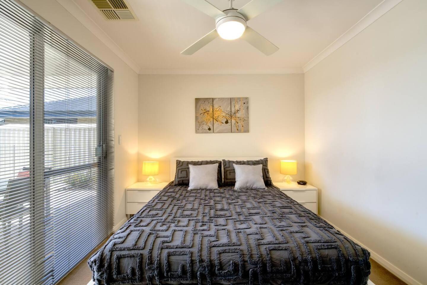 Belmont Beauty - Relaxing Poolside For Families Villa Perth