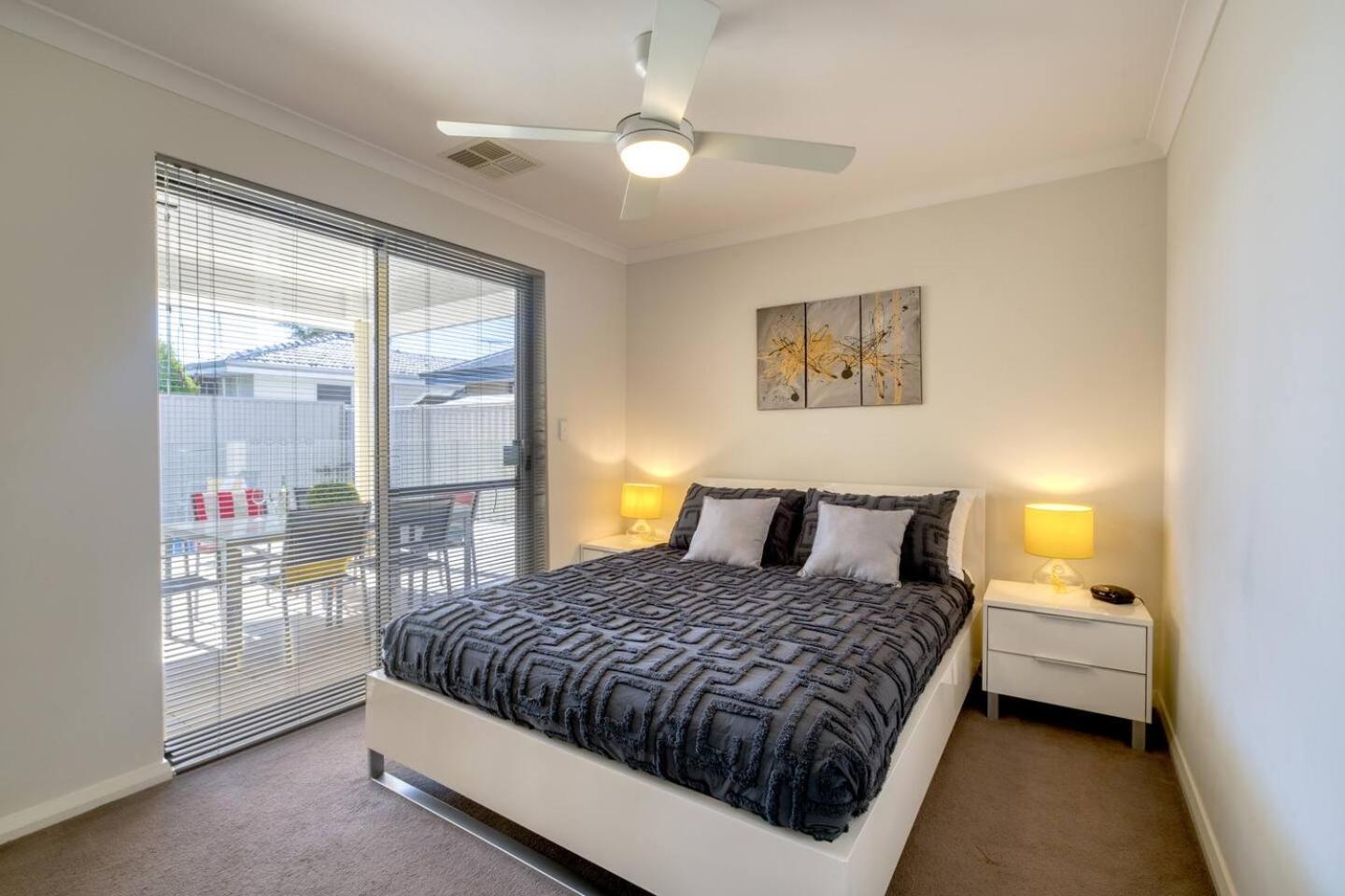 Belmont Beauty - Relaxing Poolside For Families Villa Perth