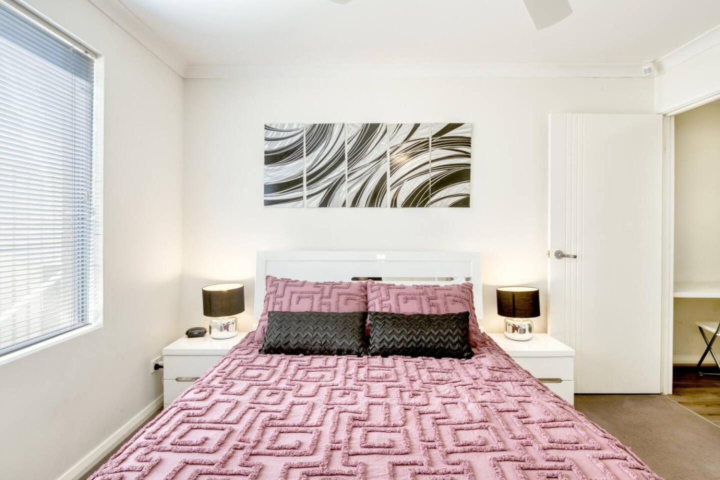Belmont Beauty - Relaxing Poolside For Families * Perth