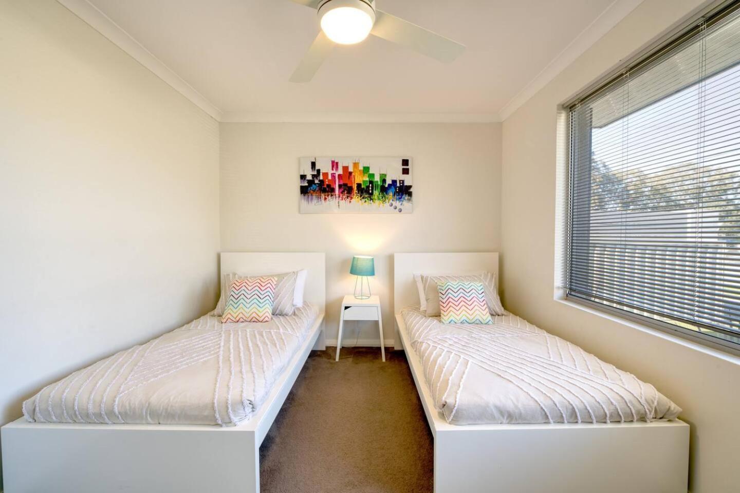 Belmont Beauty - Relaxing Poolside For Families Perth