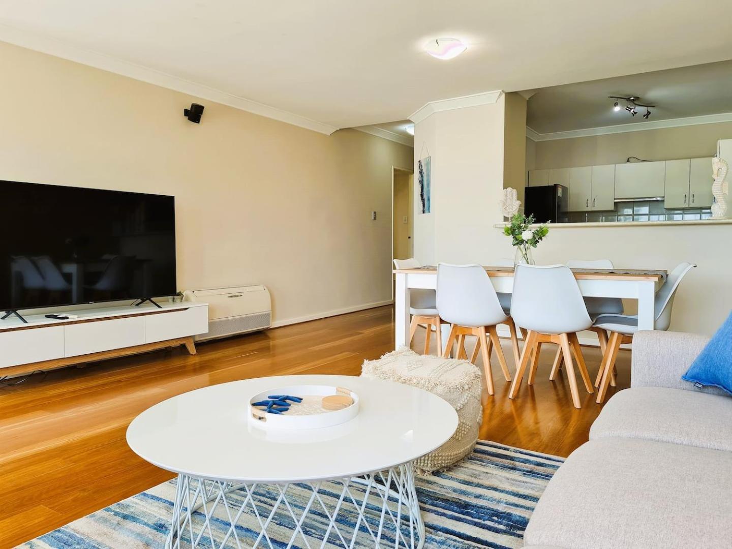 Apartment Clifton On Scarborough - Absolute Beachfront