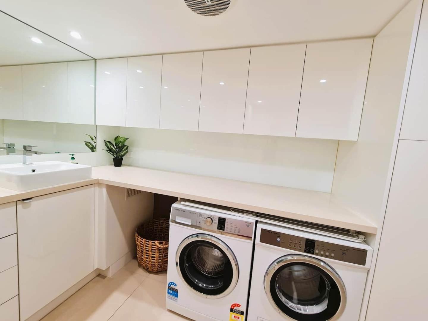 Apartment Clifton On Scarborough - Absolute Beachfront