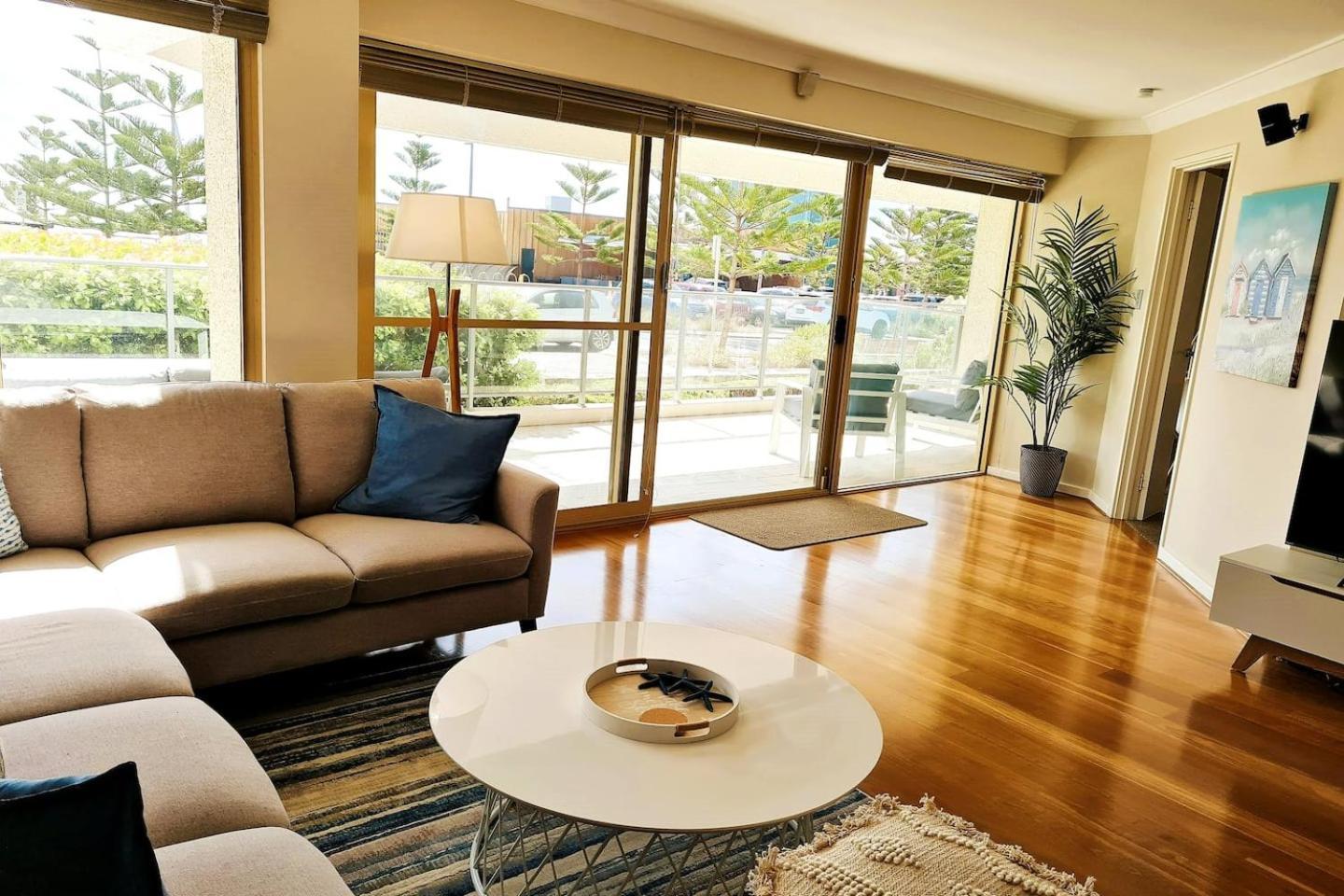 Apartment Clifton On Scarborough - Absolute Beachfront *