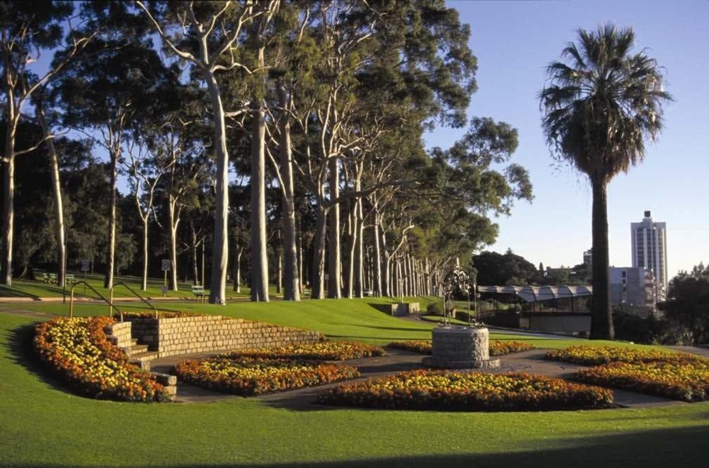 Narnia In Northbridge - One Bedroom Perth