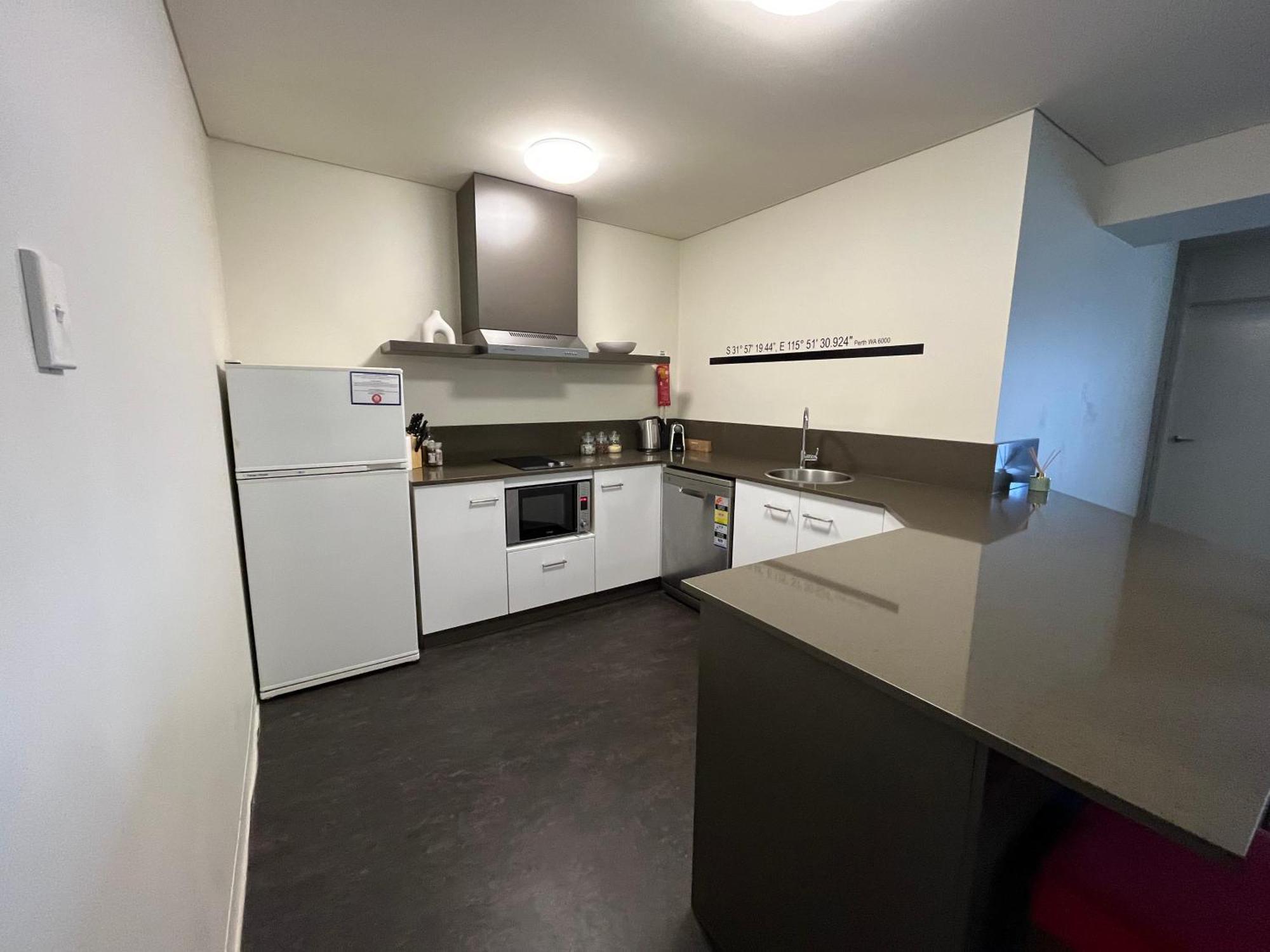 Apartment 420 Spacious Sanctuary Poolgym 2x2 Perth