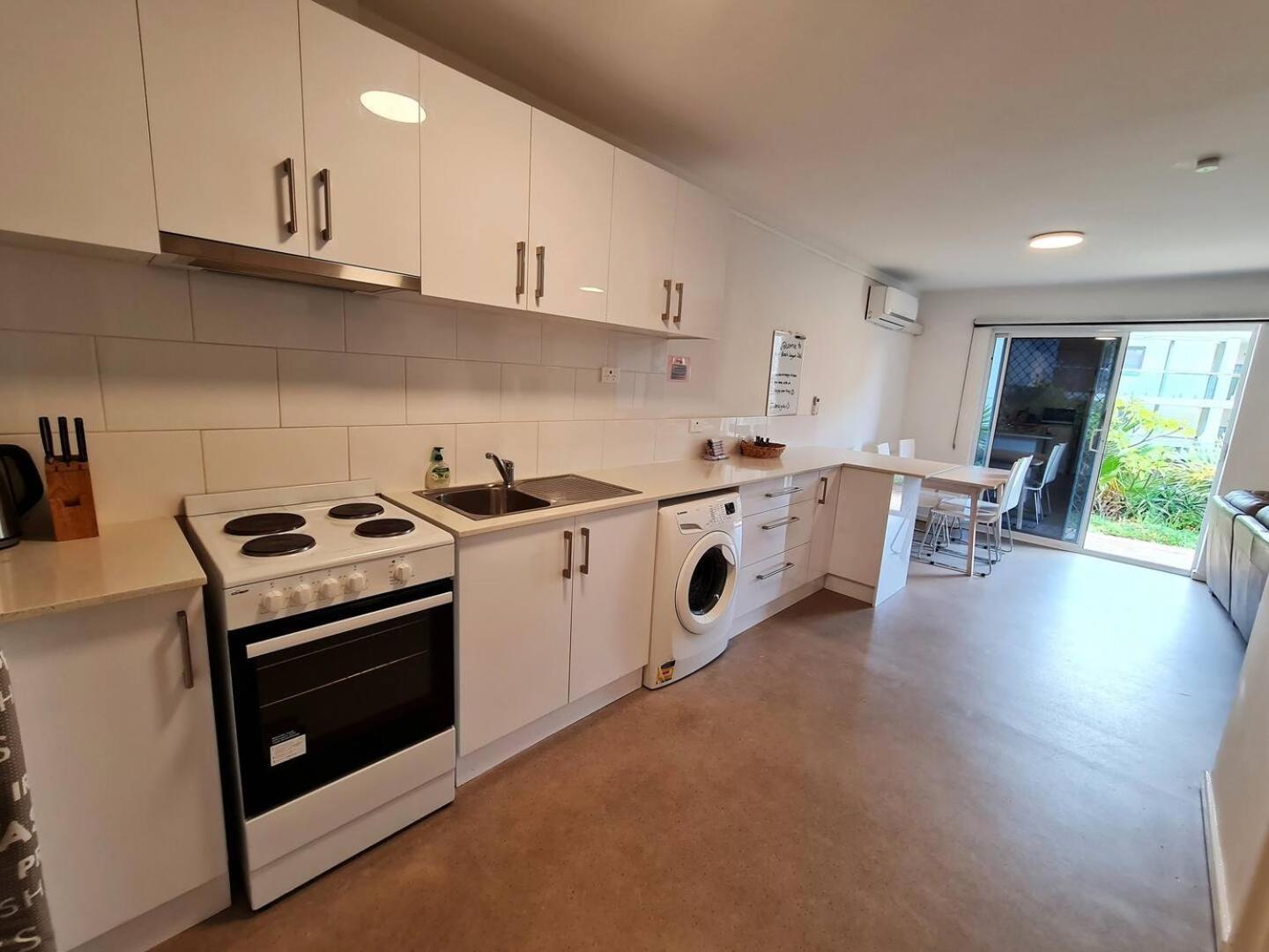 West Lagoon 206 - Sleeps Three! Value!!! Perth