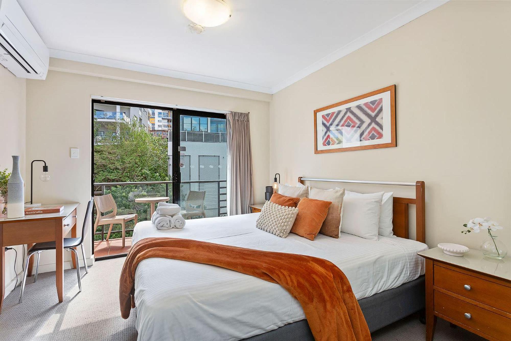 1bdr East - Tennis Court Gym And Pool Apartment Perth