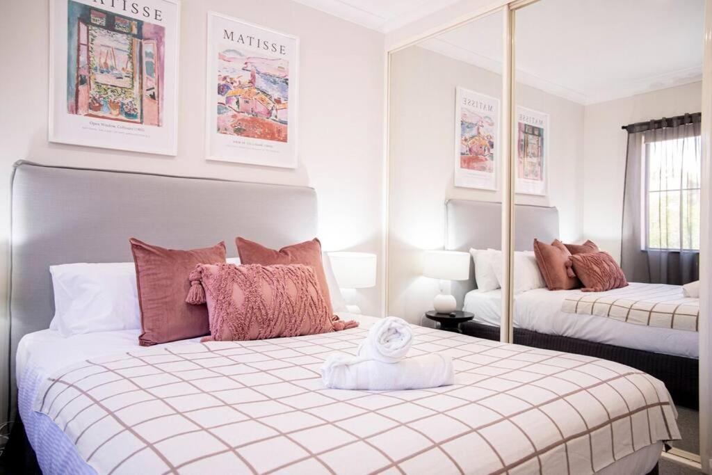 Stunning Northbridge Townhouse W Off St Parking Perth