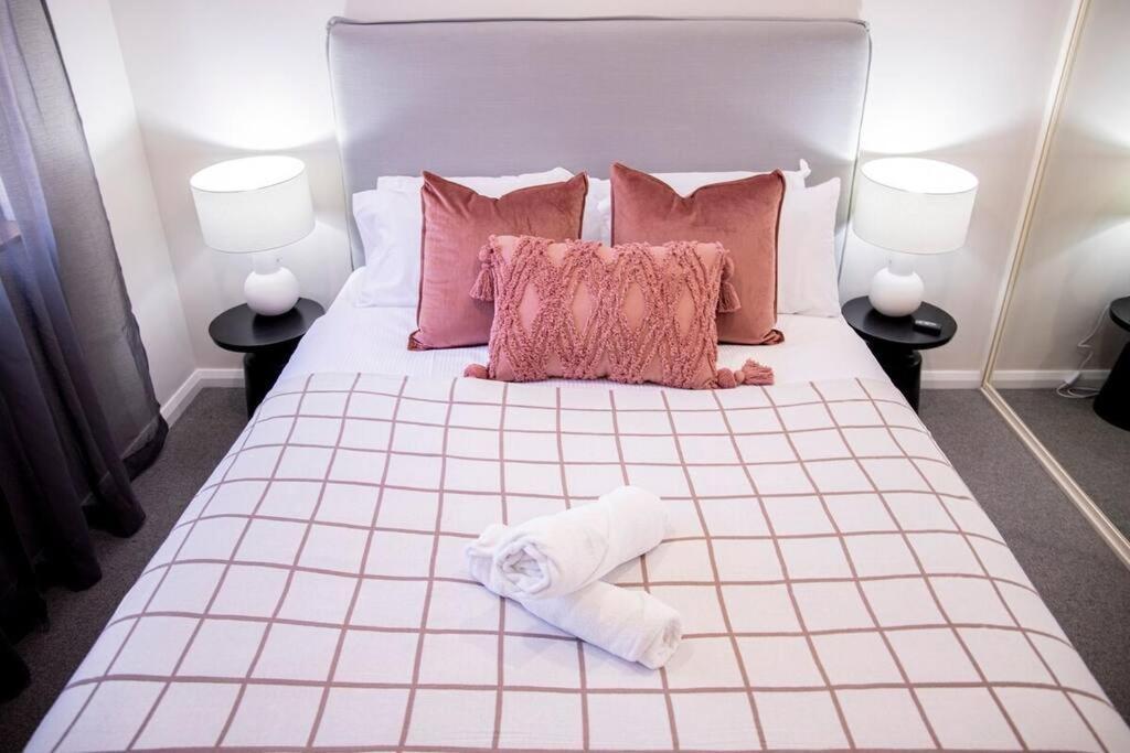 Holiday home Stunning Northbridge Townhouse W Off St Parking *