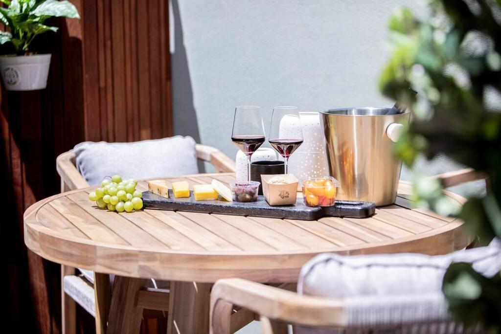 Stunning Northbridge Townhouse W Off St Parking Perth