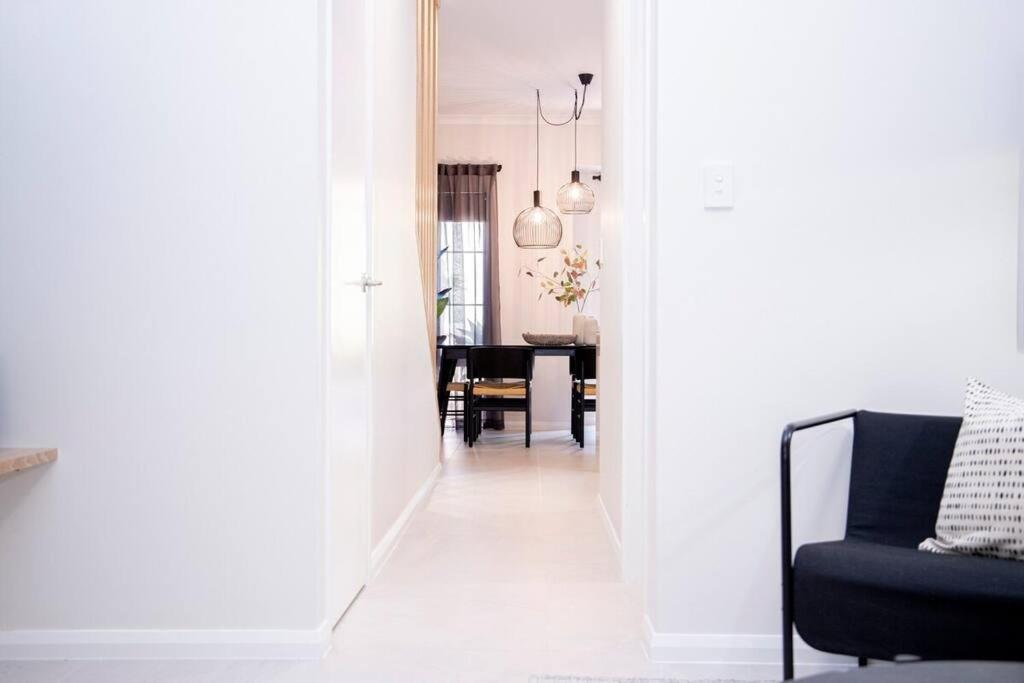 Holiday home Stunning Northbridge Townhouse W Off St Parking