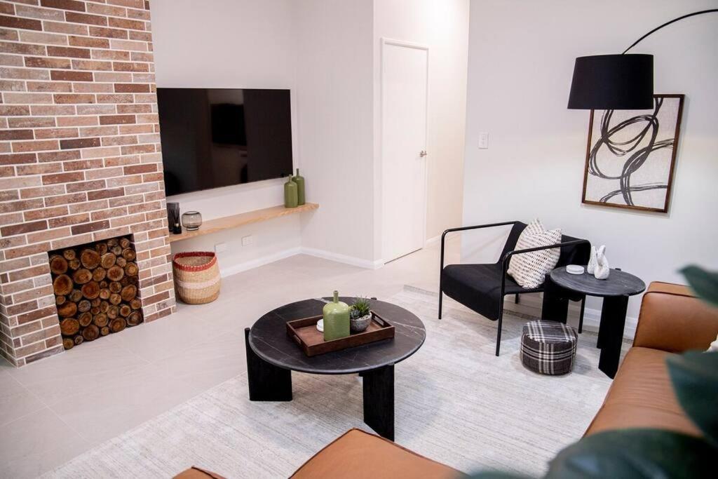 Holiday home Stunning Northbridge Townhouse W Off St Parking *