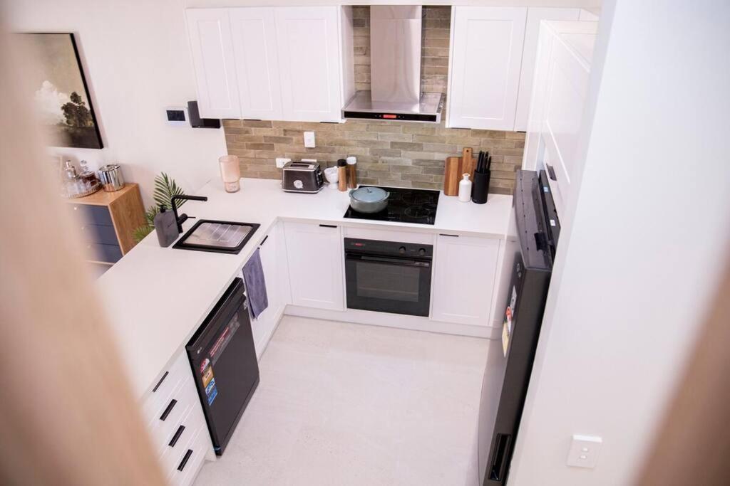 Holiday home Stunning Northbridge Townhouse W Off St Parking Perth