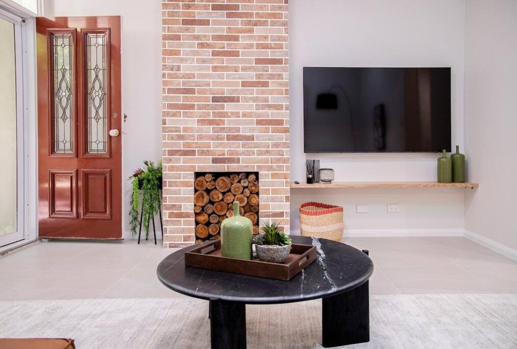 Stunning Northbridge Townhouse W Off St Parking Perth