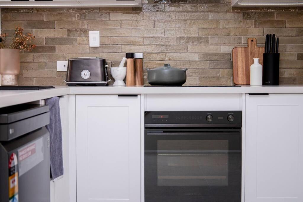 Stunning Northbridge Townhouse W Off St Parking * Perth