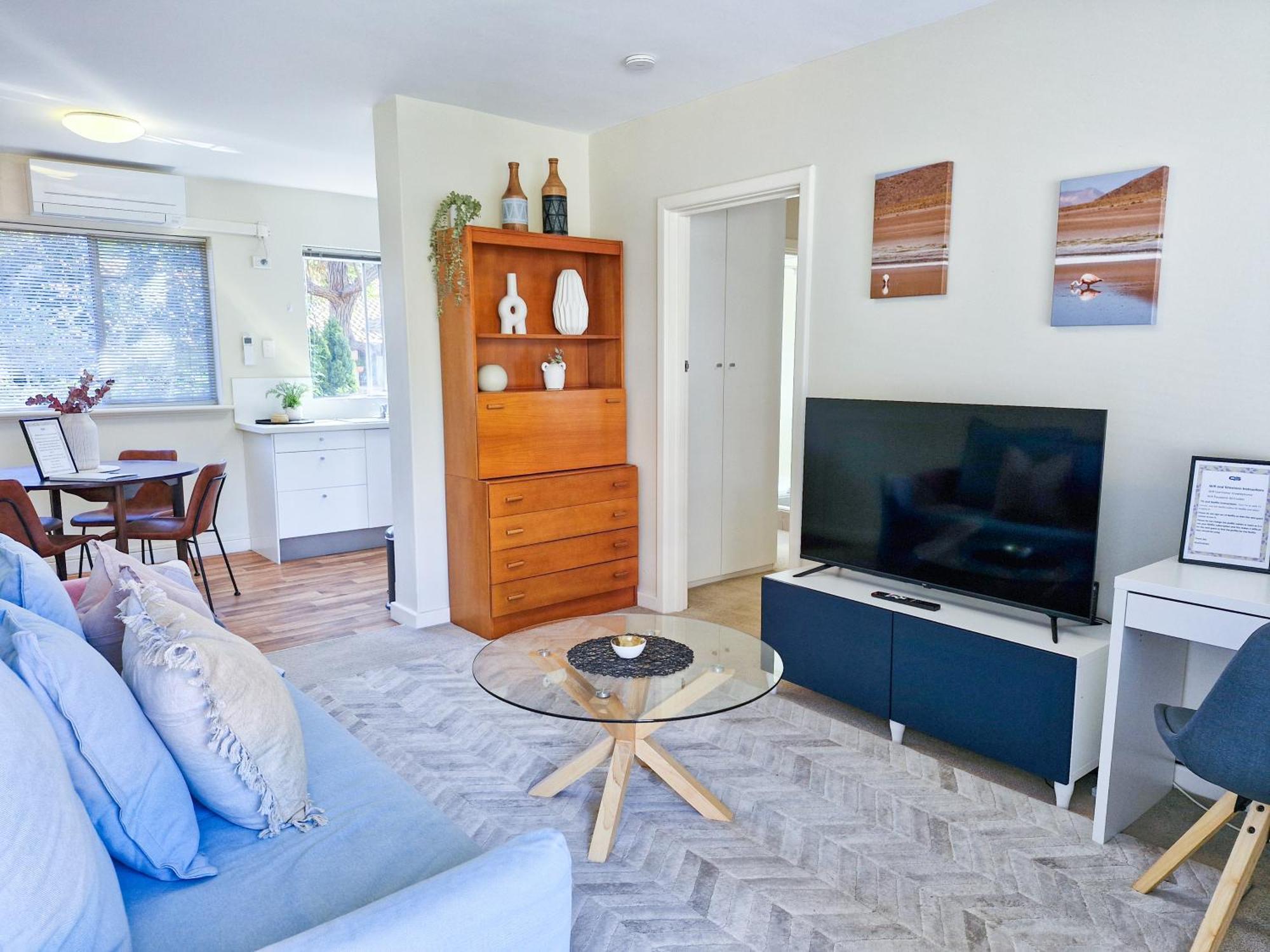 Crawley Cosy Urban Retreat Close To Cbd Uwa Free Park Netflix Apartment *