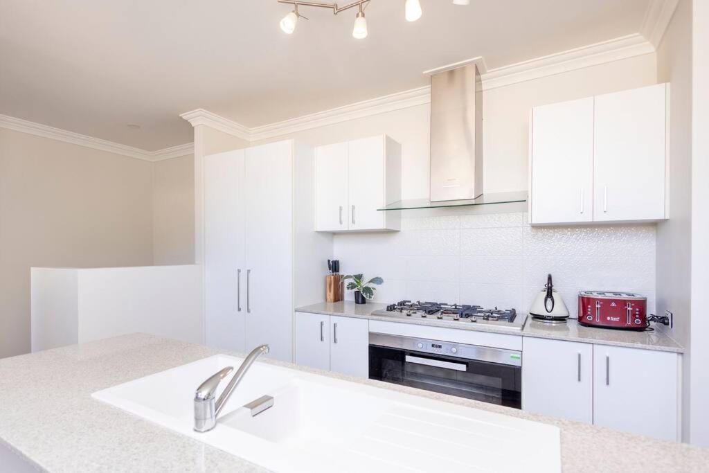 Metropolitan Charm - Townhouse Near Cbd Perth