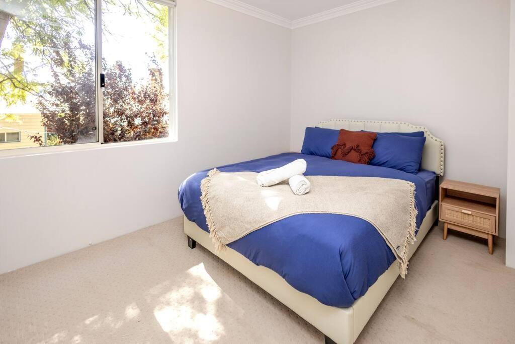 Metropolitan Charm - Townhouse Near Cbd Holiday home Perth