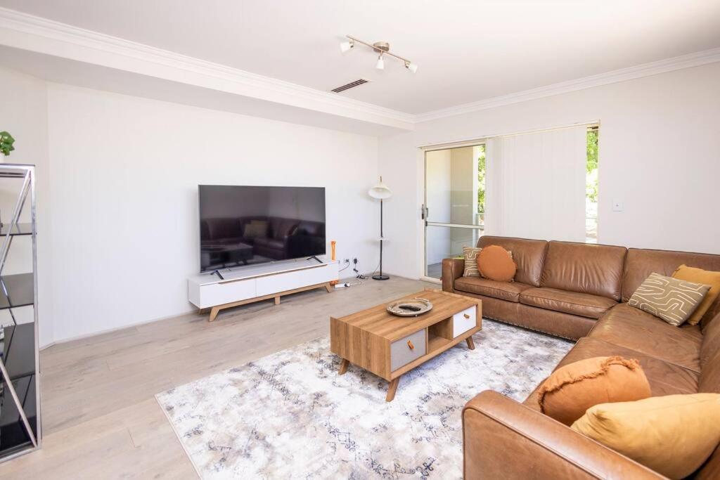Metropolitan Charm - Townhouse Near Cbd *