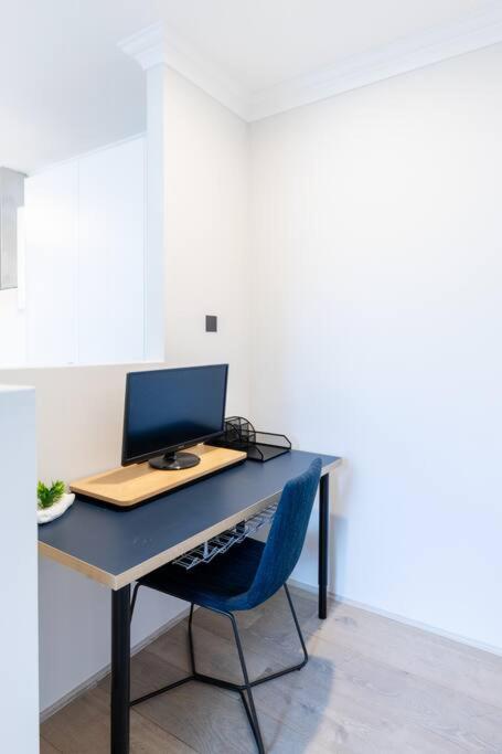 Executive Living - Townhouse Close To Perth