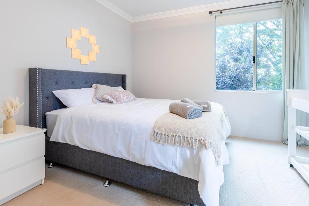 Executive Living - Townhouse Close To Perth