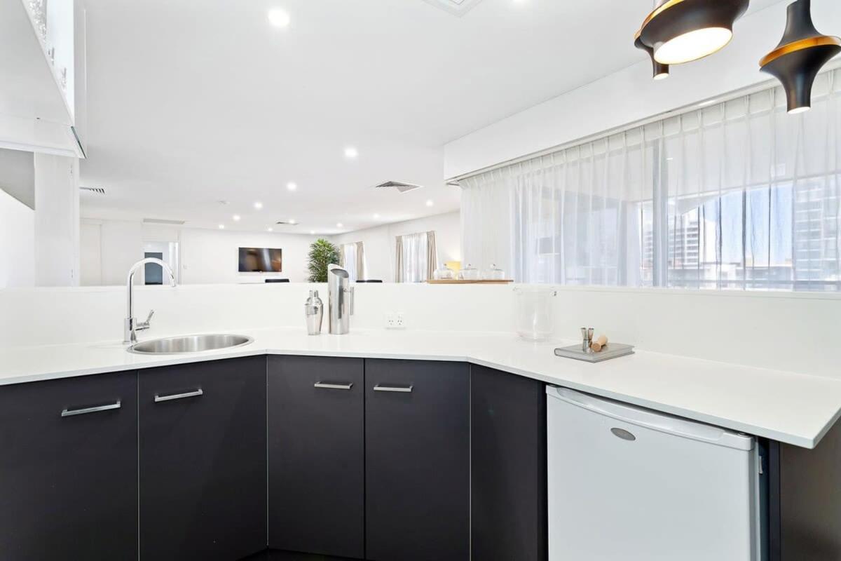 Large Luxe Penthouse Fully Equipped Cbd * Perth