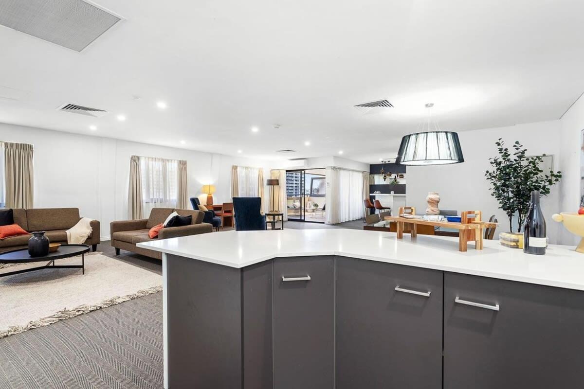 Apartment Large Luxe Penthouse Fully Equipped Cbd *