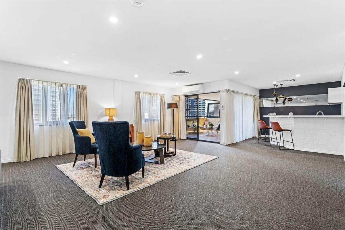 Large Luxe Penthouse Fully Equipped Cbd Apartment Perth