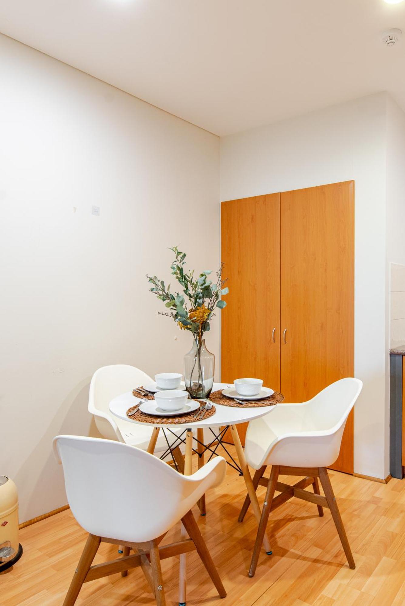 Victoria Avenue'S Urban Retreat Apartment