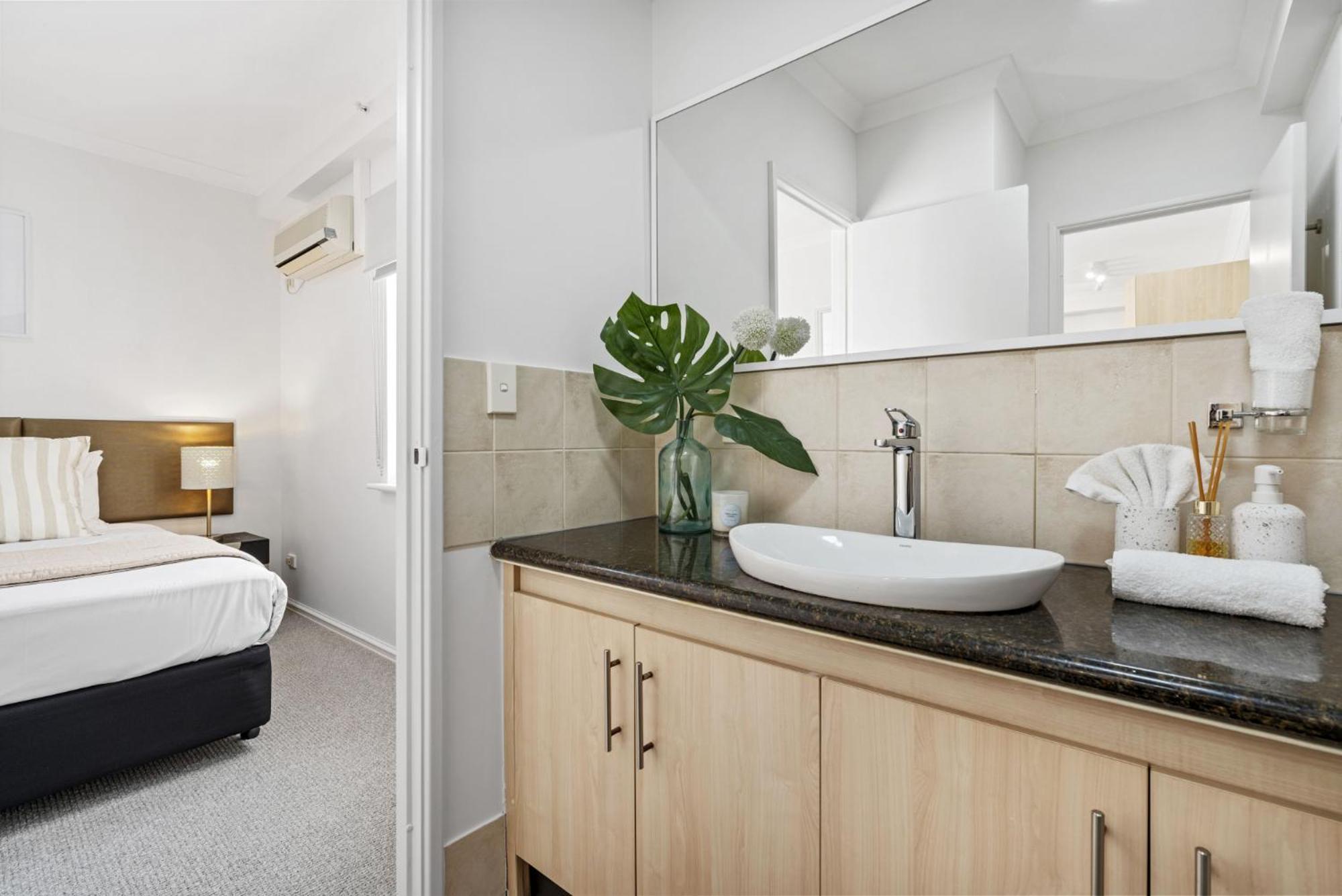 East Family Zen Apartment