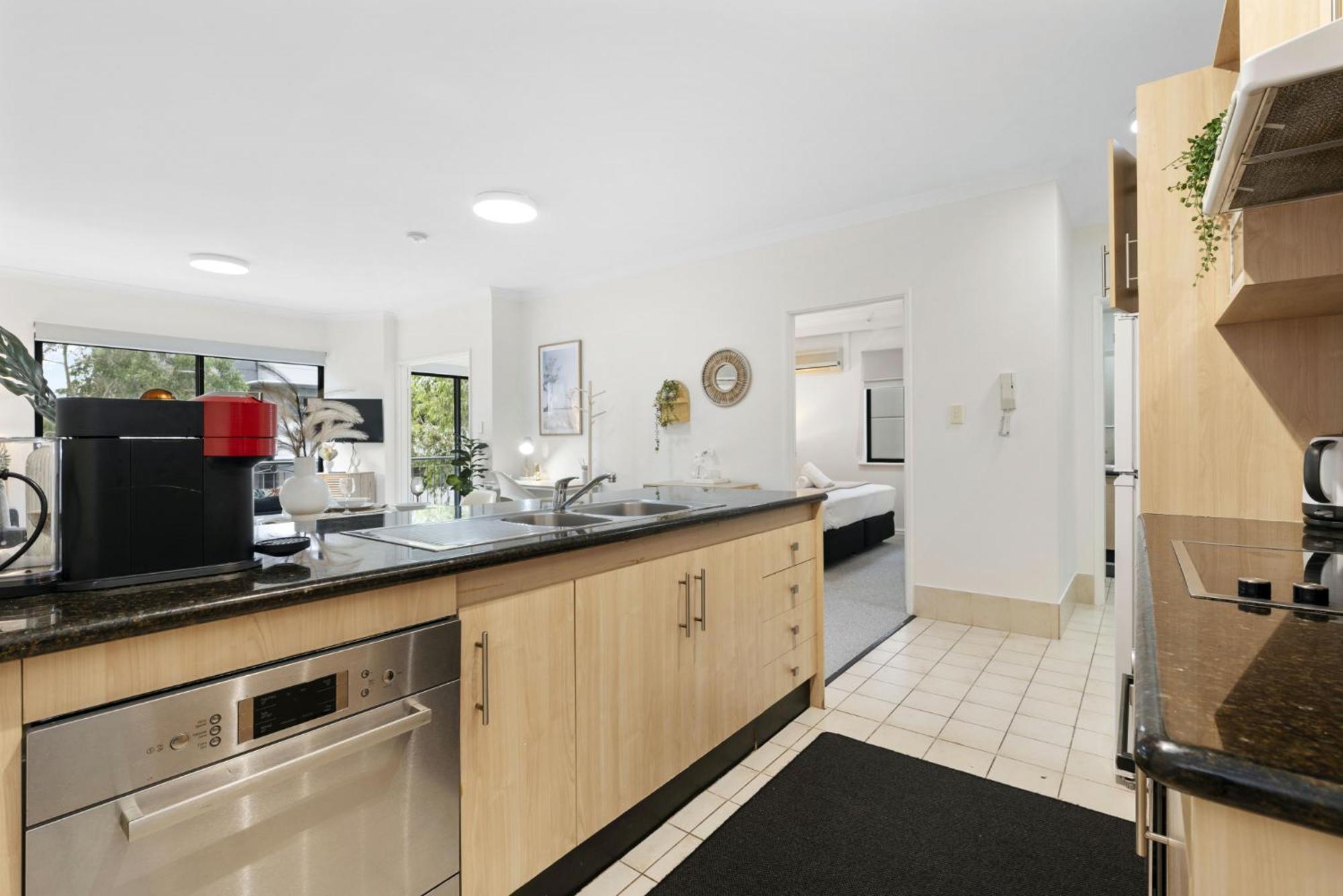 East Family Zen Apartment Perth