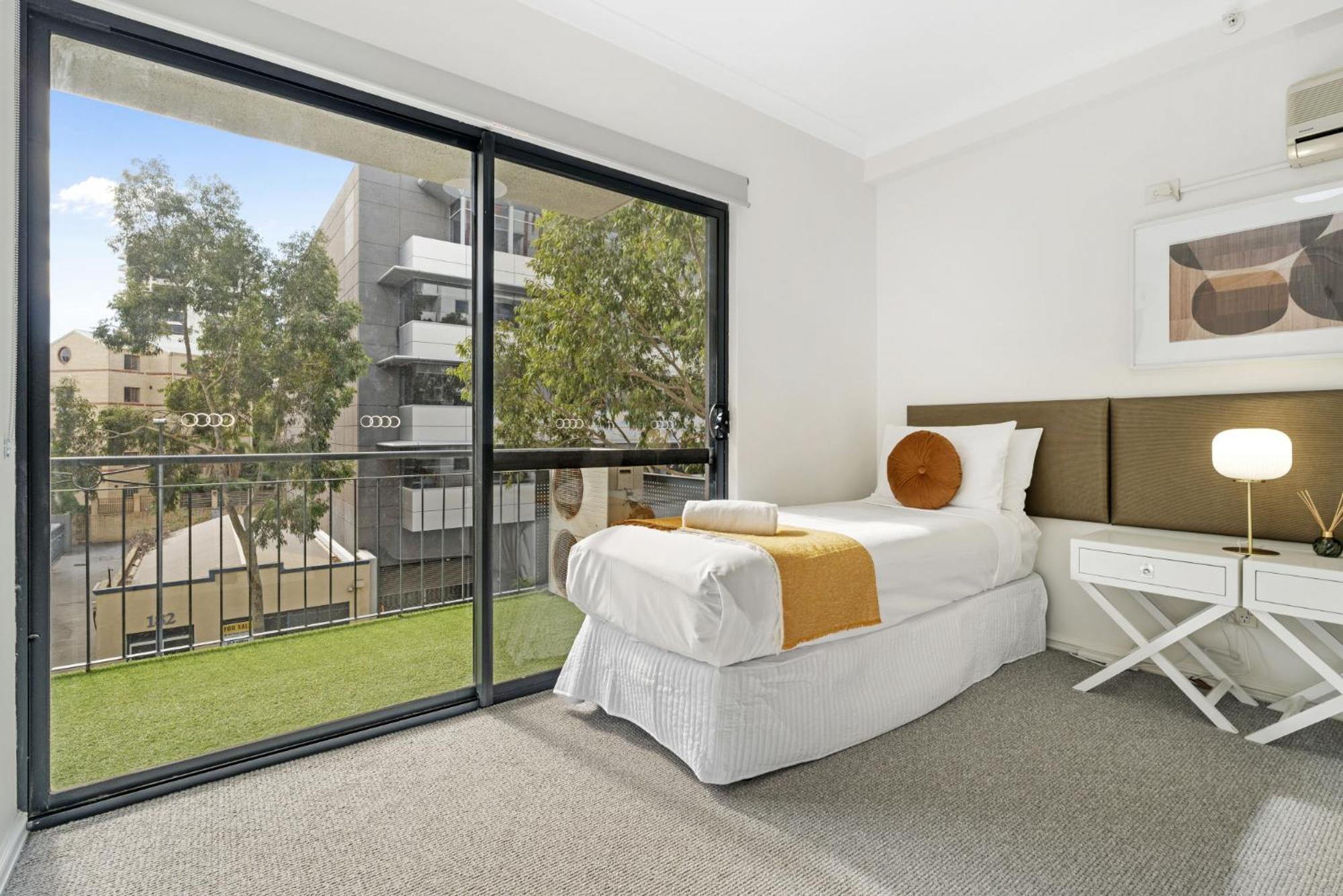 East Family Zen Apartment Perth