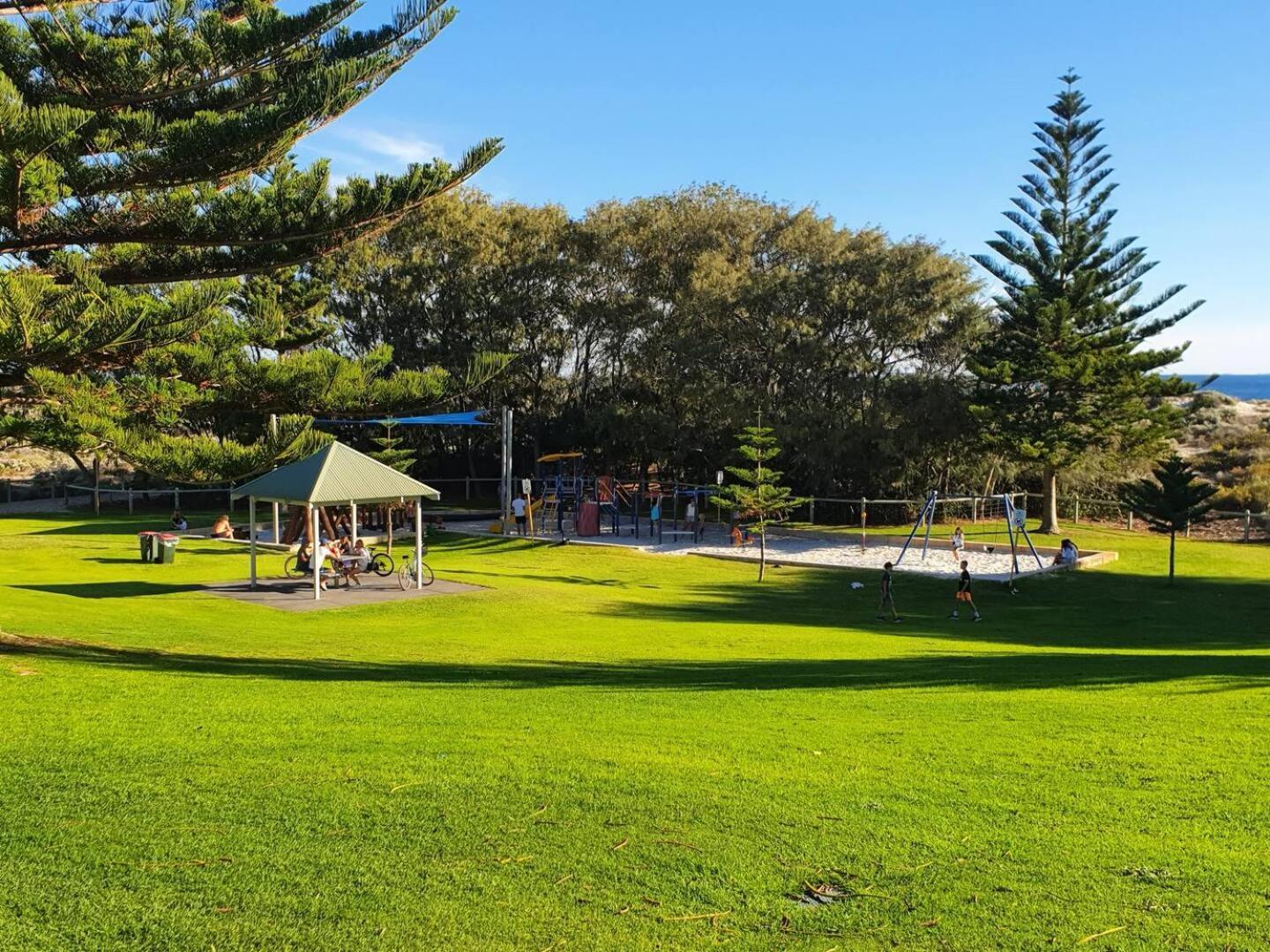 Coastal Retreat Scarborough Pool & Slide! *