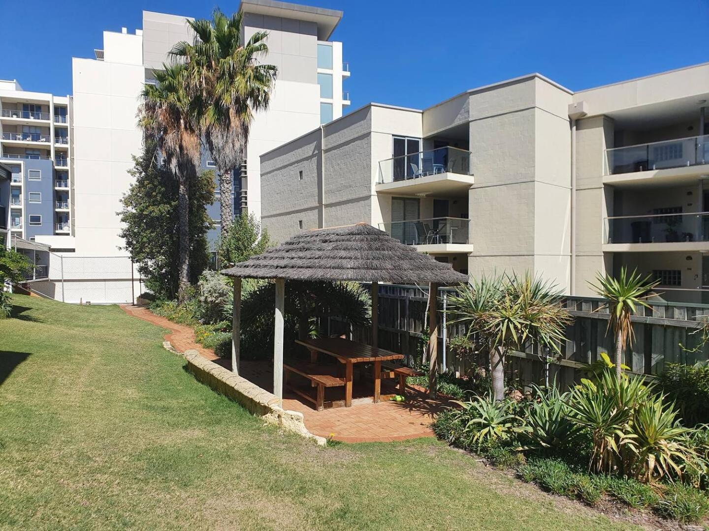 Aparthotel Coastal Retreat Scarborough Pool & Slide! Perth