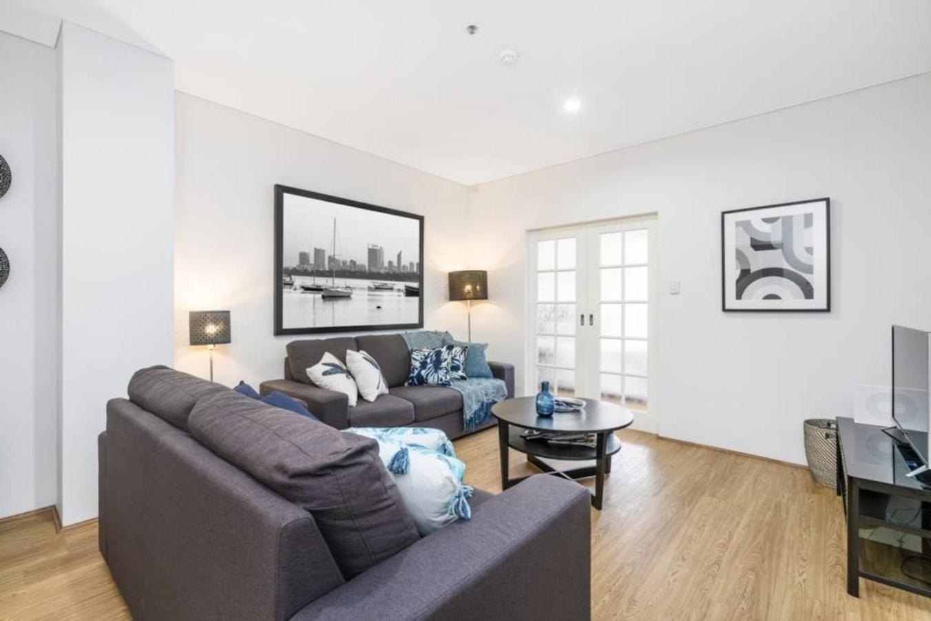 504 - Cbd Huge 1br 1ba Beauty Apartment